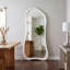 Miroir pleine grandeur courbé en bois blanc