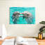 Dauphins s'embrassant