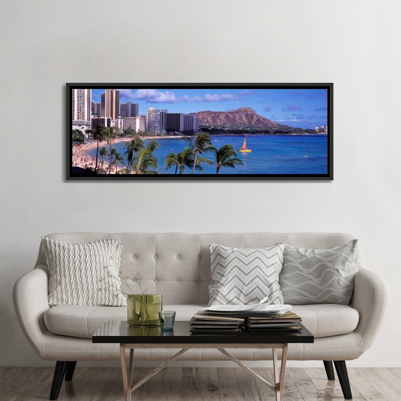 «Panoramic Waikiki Beach, Honolulu, Hawaii», reproduction de photo sur toile, H 24 po x l 72 po x P 1,5 po, Toile tendue