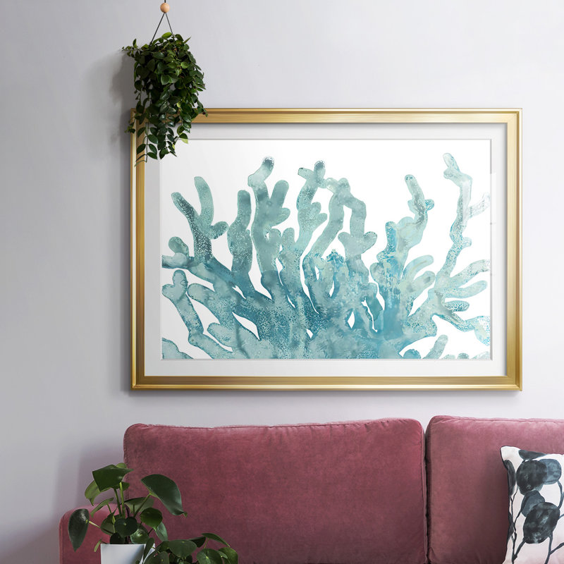 Blue Macro Coral III, impression sur papier encadrée, Or, H 19 po x l 27 po x P 1,5 po