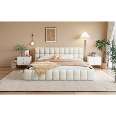 Très grand lit plateforme tapissier avec tissu épais, lit au sol avec structure solide, beige