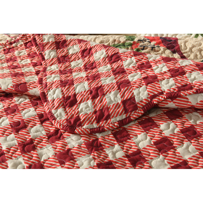 Queen Red Microfiber Christmas Quilt Set with Pillow Shams