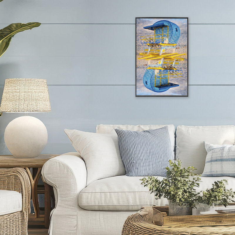 Giclée encadrée de Miami Beach Lifeguard Reflection, design par Robin Vandenabeele, H 18 po x l 12 po
