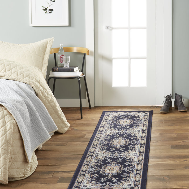 Tapis oriental bleu marine Modena, Tapis de couloir : 1 pi 9 po x 7 pi 2 po
