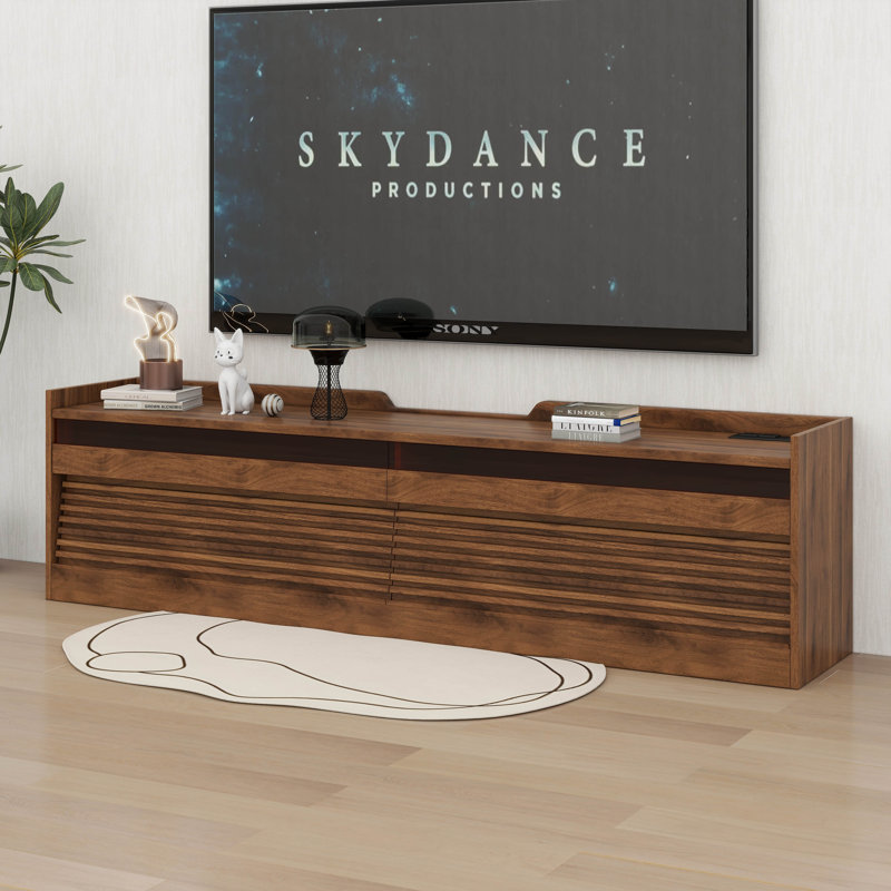 Meuble télé moderne cannelé avec lumière DEL et station de charge USB, console multimédia en bois avec 4 tiroirs, verre trempé
