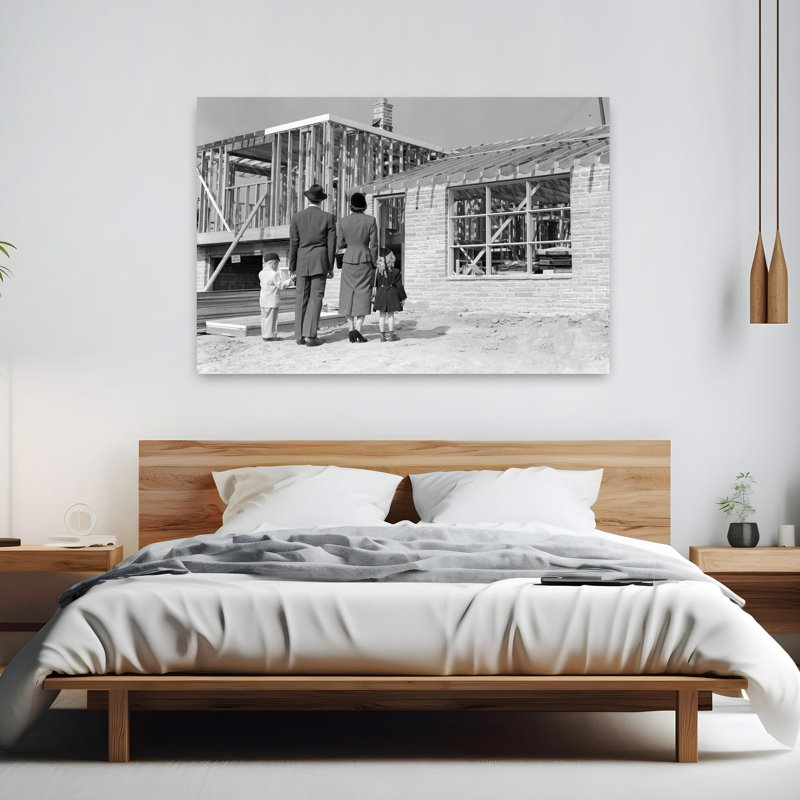 «1950S Family Looking New Home Under Construction Classic Retro Vintage Architecture», art mural, H 60 po x l 40 po