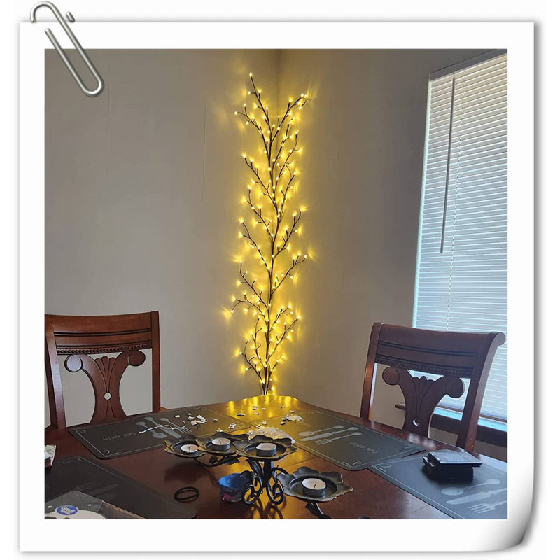 Lighted Willow Vine