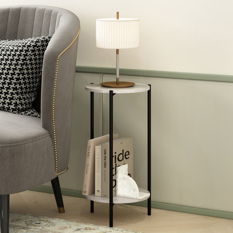 Grande table de bout Caureen, Marbre blanc, H 23,62 po x l 11,57 po x P 11,57 po