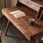 Petit bureau en bois massif
