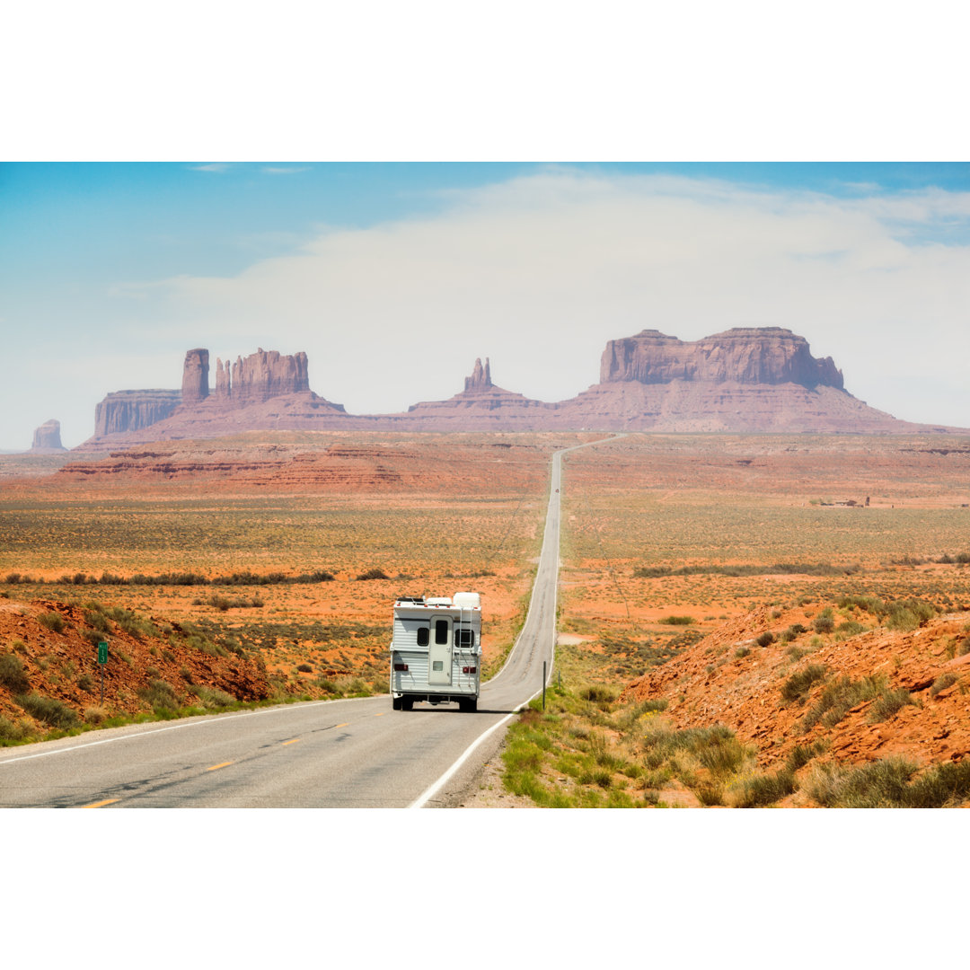 Monument Valley von YinYang - Kunstdrucke auf Leinwand ohne Rahmen