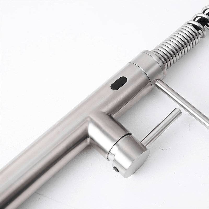 Robinet de cuisine sans contact avec technologie de capteur de mouvement, finition nickel brossé à poignée simple, structure en acier inoxydable