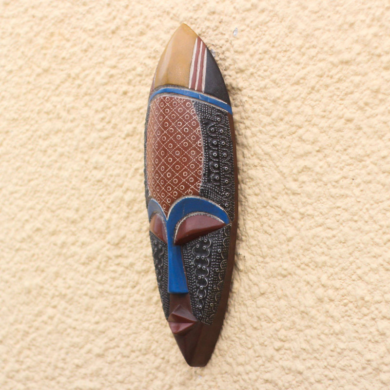 Décoration murale Masque de bois africain à motifs féminins
