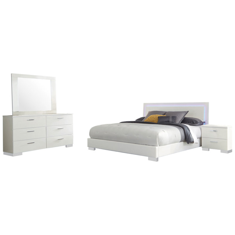 Ensemble de 4 chambres à coucher blanc très lustré avec lit très grand, éclairage à DEL intégré, poignées en métal, table de chevet, commode et miroir