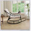 Chaise berçante d'extérieur confortable avec coussin épais, idéale pour se détendre dans le salon, la chambre à coucher ou la salle de lecture, structure noire avec coussin blanc