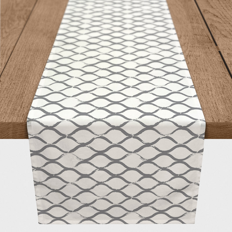 Chemin de table géométrique Mcintosh, L 72 po x l 16 po, Gris clair, Géométrique 1