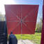 Parasol carré WINON de 108 po avec contrepoids inclus, base au sol, rouge-2136695180