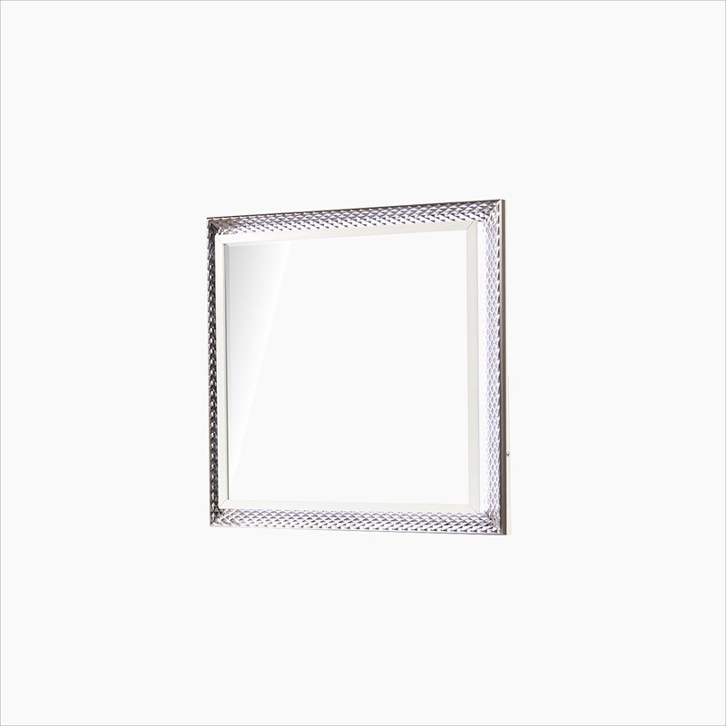 Miroir de style contemporain Fabio fabriqué avec des accents latéraux à motif de losanges avec éclairage DEL et bois au fini blanc