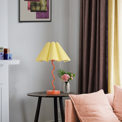 Lampe de table plissée
