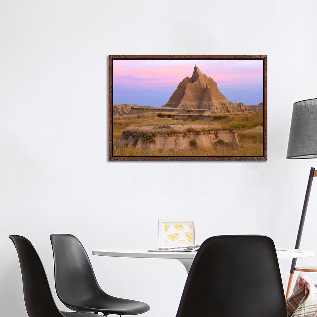 Landscape Showing Erosional Features With Grassland, Badlands National Park, South Dakota von Tim Fitzharris - Galerie-G...