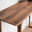 Console en bois massif de style américain.-636585119