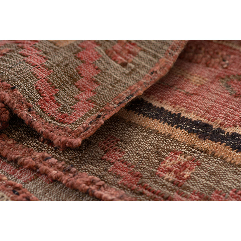 Rectangle Dariela Area Rug in Red/Black/Beige, Rectangle 3'6" x 5'6"