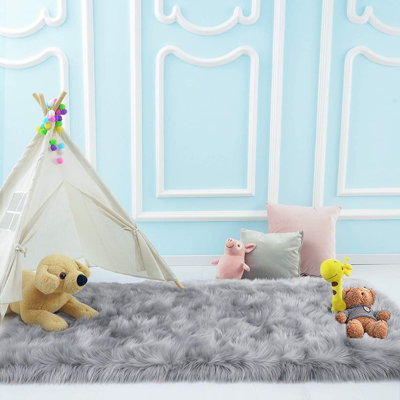 Glendine Faux Sheepskin Indoor Rug