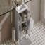 Meuble-lavabo moderne de 30 po avec lavabo en céramique, armoire en bois d'hévéa, verre trempé flou, poignées noir mat, grand espace de rangement