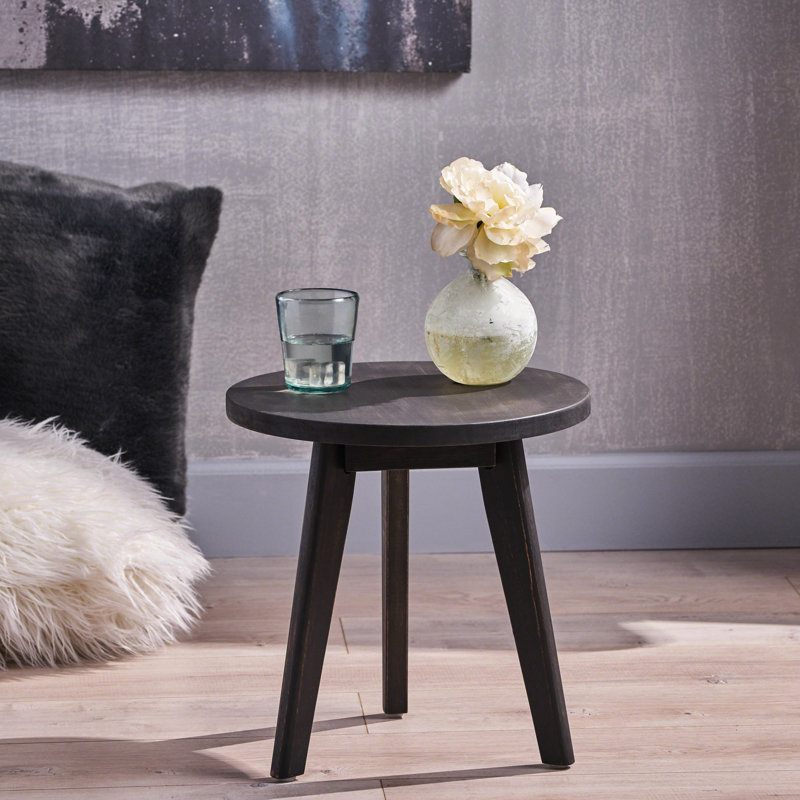 Table d'appoint d'extérieur - Table de bout en bois gris foncé de style marina. Dessus massif, carré de 15,44 po, poids de 5,52 lb, base à trois pieds en gris. Design moderne, capacité ronde de 50 lb