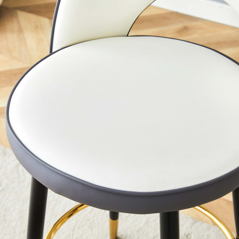 Chaise de bar moderne rotative rembourrée à 360 ° avec pieds en métal noir pour la salle à manger, la cuisine et la terrasse (ensembles de 2 pièces)