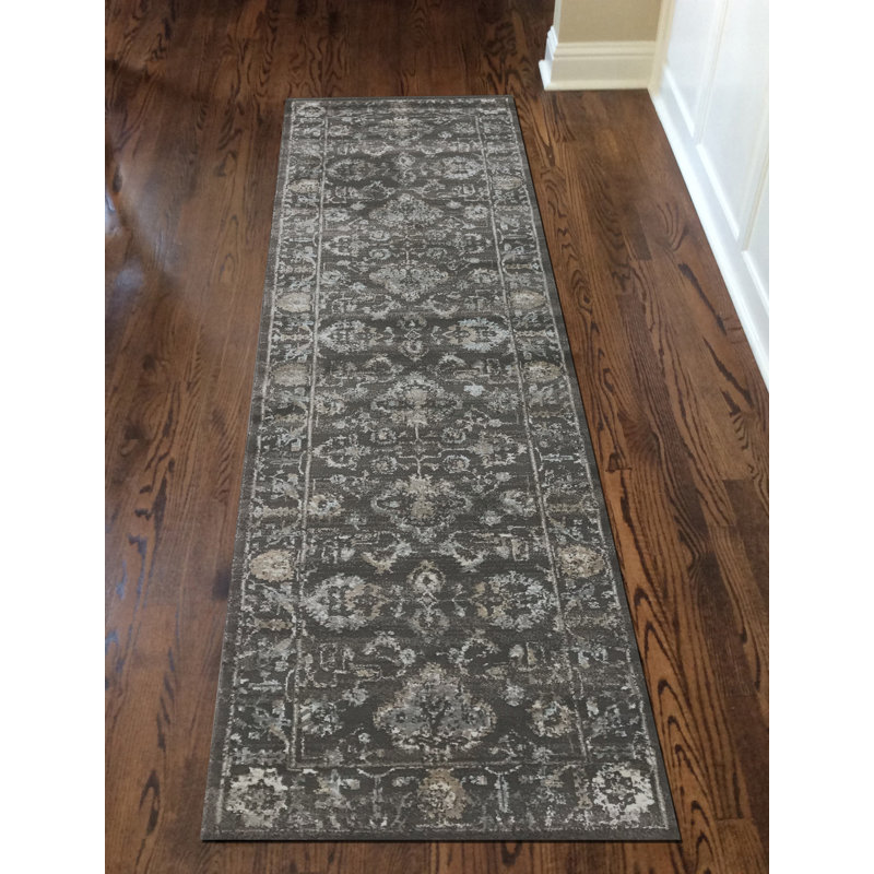 Benson Oriental Indoor Rug, Runner 2'2" x 7'7"