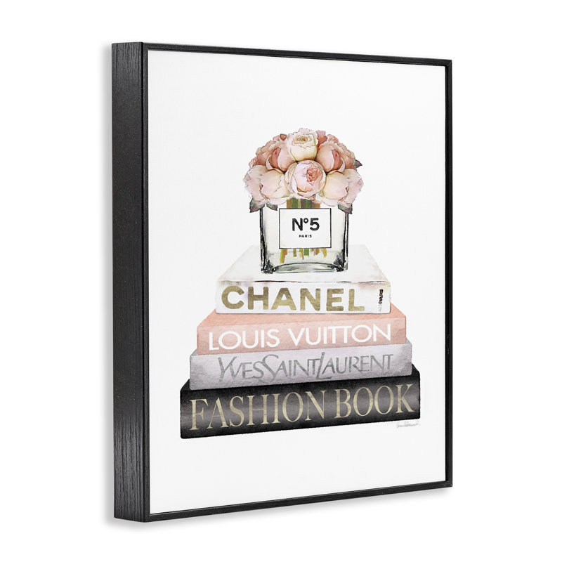 Pile de livres rose par Amanda Greenwood, Giclée encadrée noir minuit, H 20 po x l 16 po x P 1,5 po