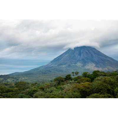 " Arenal Volcano " by Lenawurm