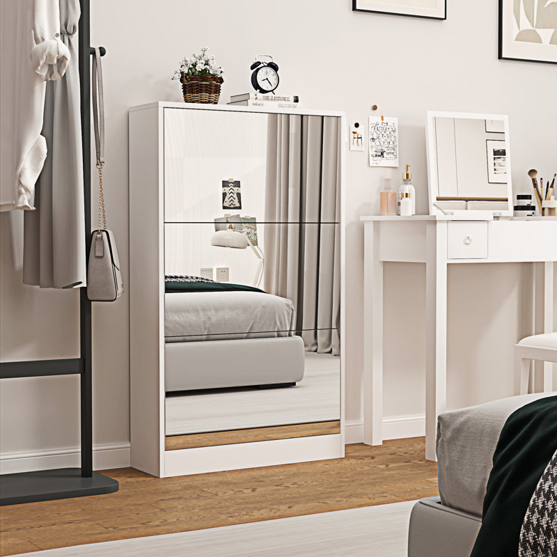 Armoire à chaussures moderne avec un petit bord de miroir