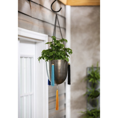 Pot de fleurs suspendu en métal