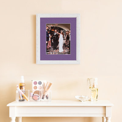 Cadre photo Arttoframes 10 po x 20 po blanc cassé délavé sur bois de frêne avec passe-partout simple de 2 po disponible en plus de 60 couleurs, pour des photos de 10 po x 20 po avec le tapis ou des photos de 14 po x 24 po sans le tapis
