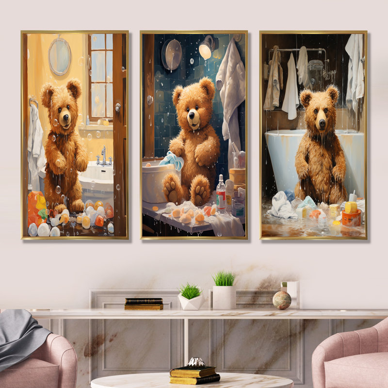 «Bathroom Bear Bear Bubbles I», ensemble de 3 toiles à linge, Cadre flottant doré, H 28 po x l 36 po