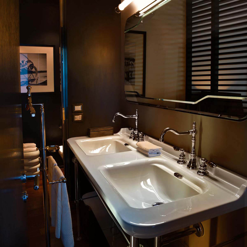 Waldorf 59.1'' L Bathroom Sink, Single Hole
