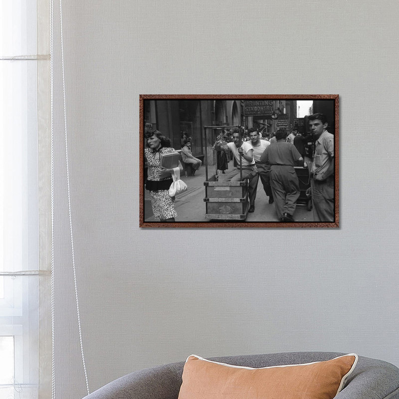Charles James Story Men Pushing Carts (NYC, 1949) by Ruth Orkin - Print on Canvas, 66.04 cm H x 45.72 cm W