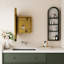 Armoire de salle de bain ovale de 20 x 34 pouces avec cadre en métal doré mat, miroir et étagères réglables. Étagère murale encastrée pour médicaments.