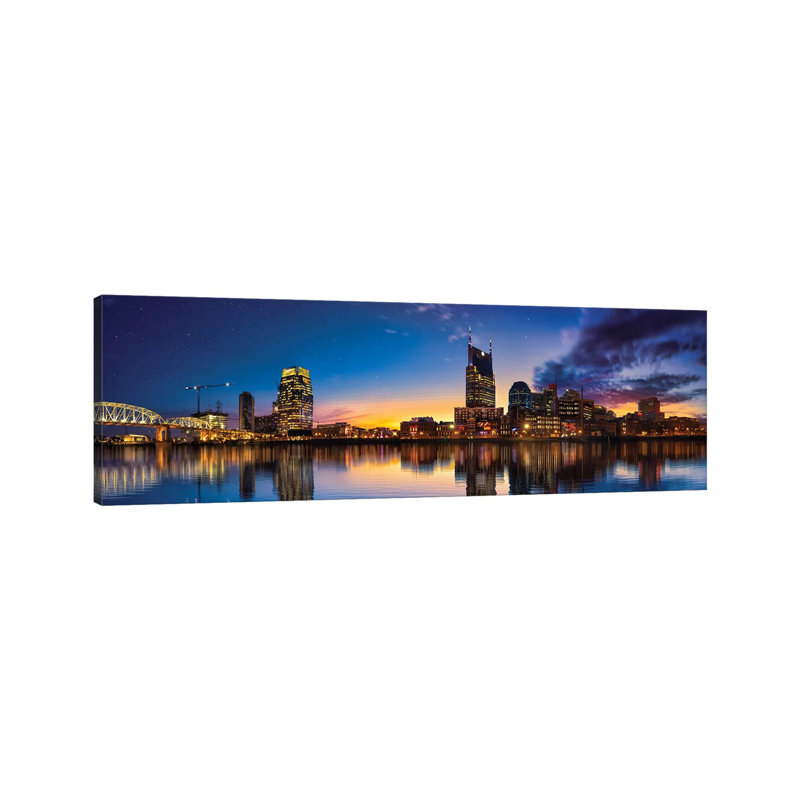 «Night Is Falling On Nashville» - Giclée sur toile tendue avec châssis, H 16 po x l 48 po