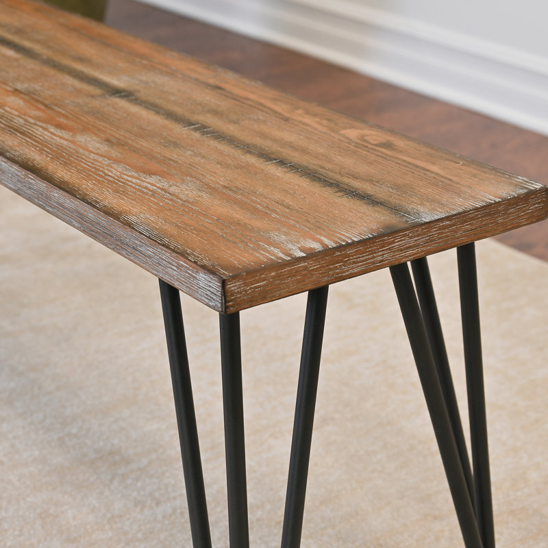 Ensemble de salle à manger exquis avec table en épingle à cheveux, quatre chaises et un banc pour une expérience culinaire améliorée et fonctionnelle