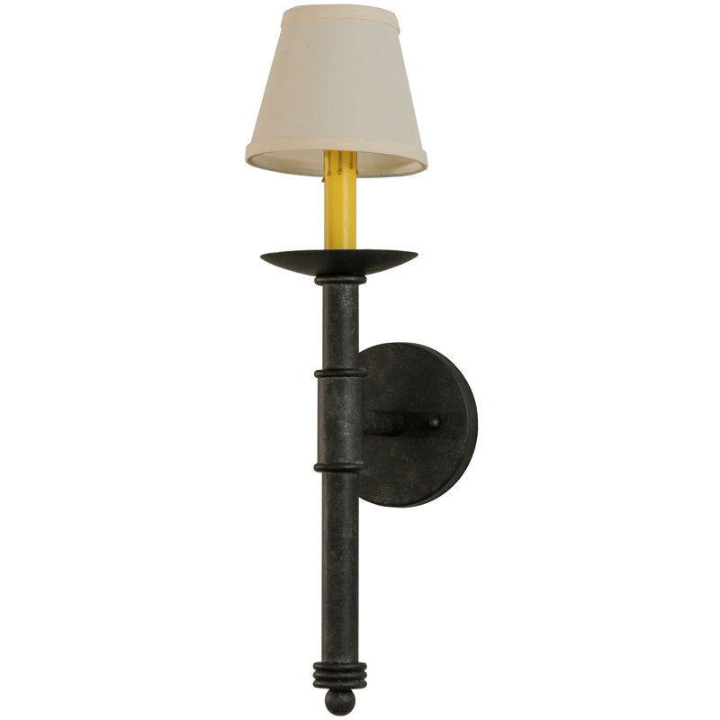 Amada 1 - Light Wallchiere