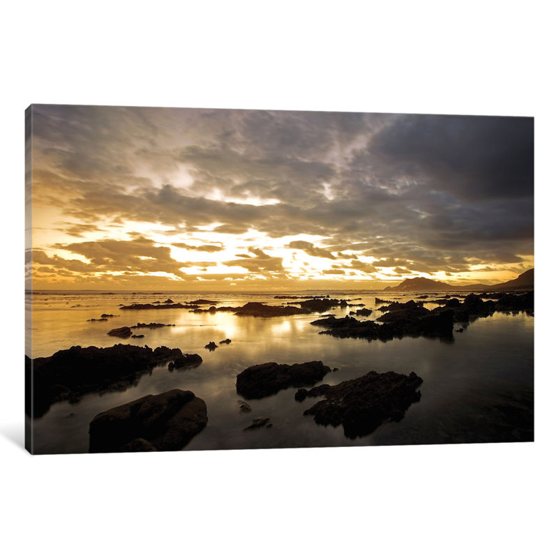 « beach ii », reproduction de photo sur toile, H 16 po x l 24 po x P 1 po, Papier d'art encadré noir, Blanc