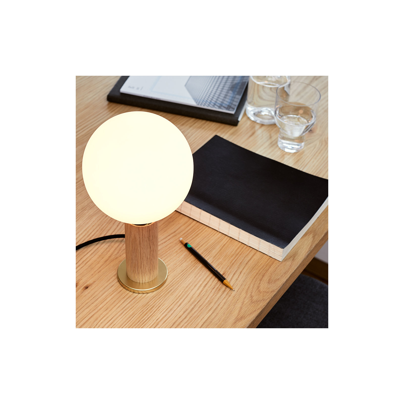 Knuckle Globe Lamp, Oak