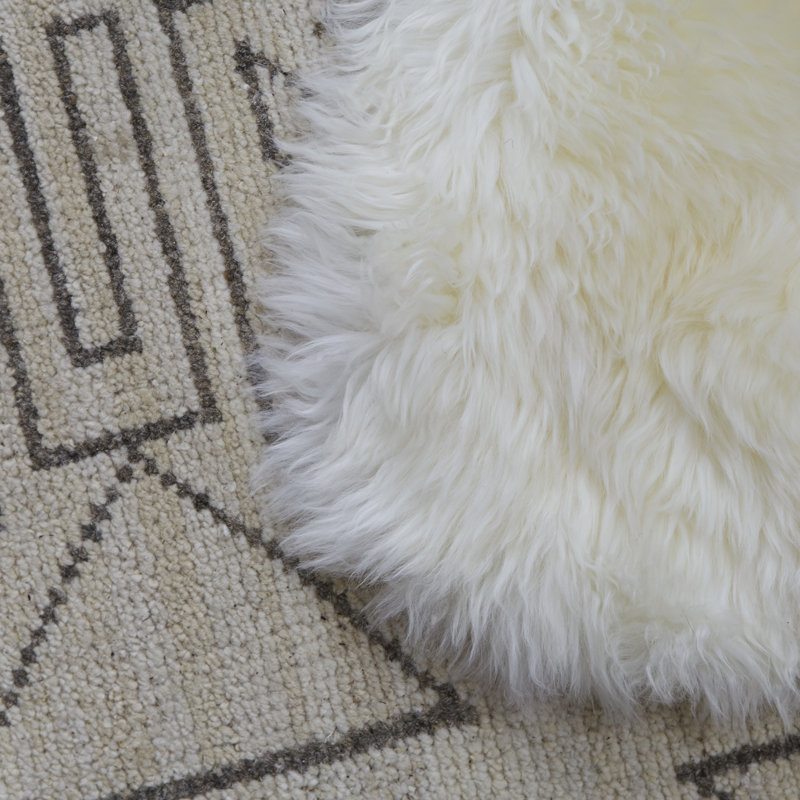 Colello Natural New Zealand Sheepskin Area Rug, Novelty 2' x 3'