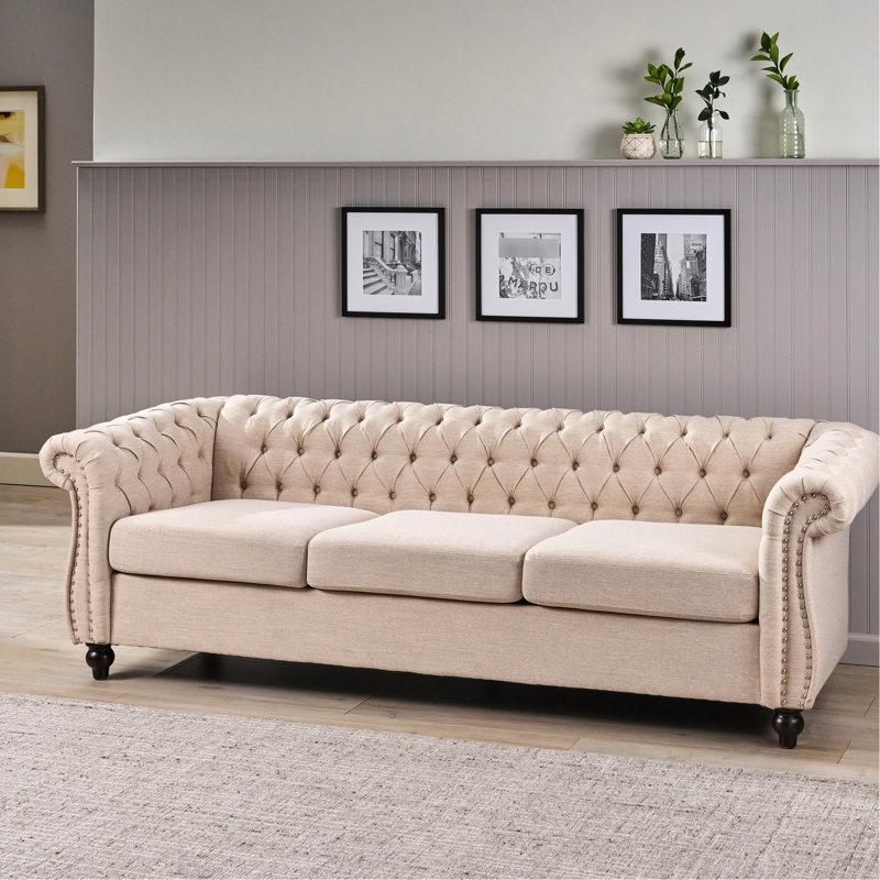 Beige classique avec 3 sièges et accoudoirs tapissiers capitonnés