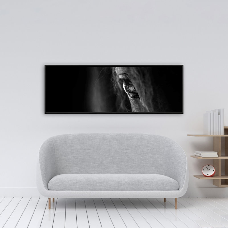 «Black Horse» sur toile, H 16 po x l 48 po