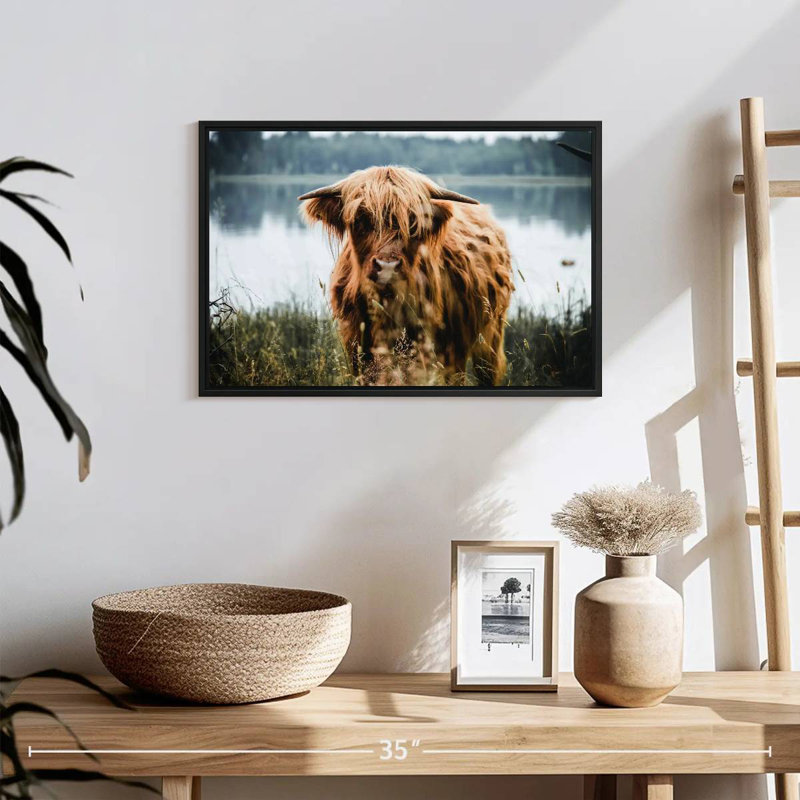 Brampt Lakeside Highland Cow, H 13 po x l 19 po