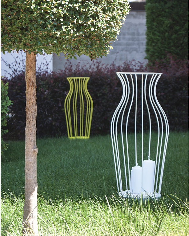 Hillhurst Metal Freestanding Umbrella Stand, White