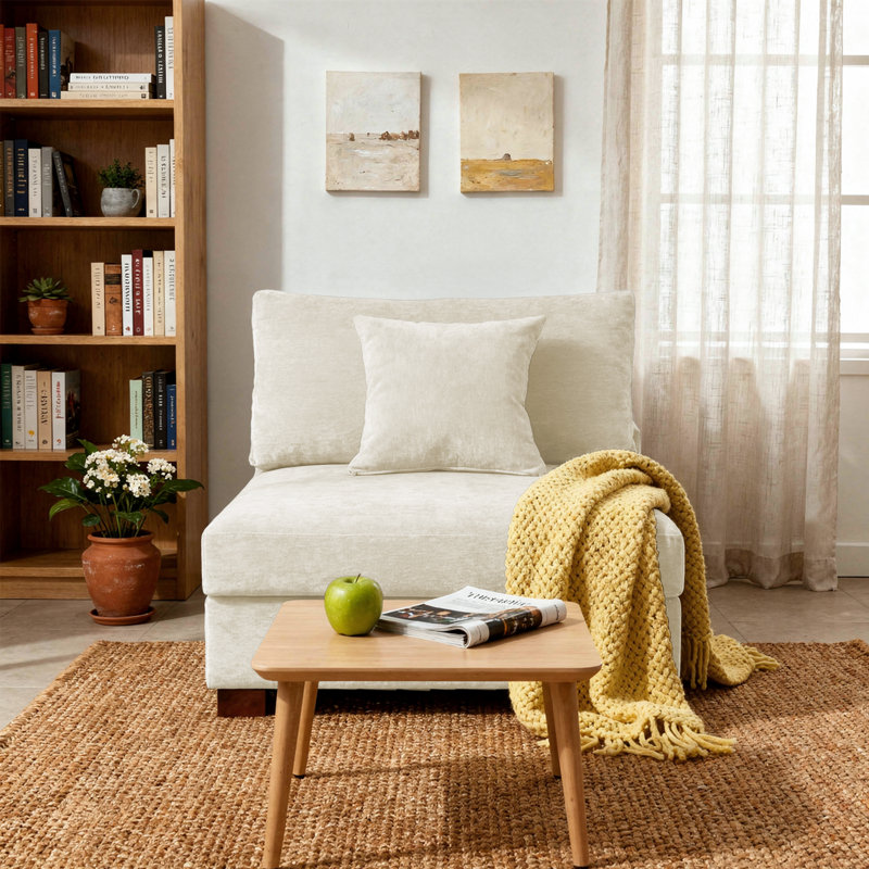 Fauteuil d'appoint rembourré en velours côtelé Milbrey avec dossier coussiné et pieds en bois massif, Chenille, Beige